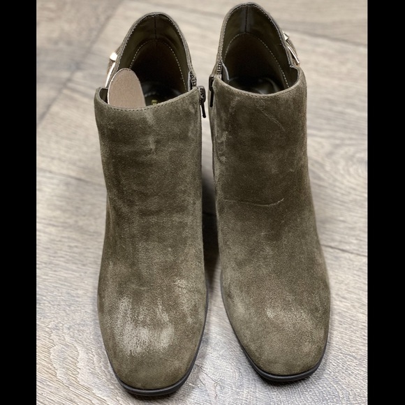 Bandolino Booties - Suede bootie with block heel NWB - Picture 7 of 13